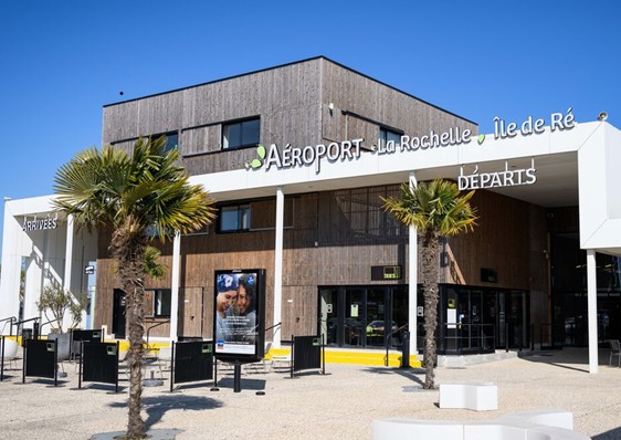 Transfert vers ou depuis les aéroports et gares de Surgères 17700 et sa région